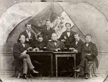1878: MTV-Vorstand mit Kahle, Ahrens, Plinke, Sommerkamp, Böger, Heckmann, Walthemathe und Schulze (v.l.n.r.)